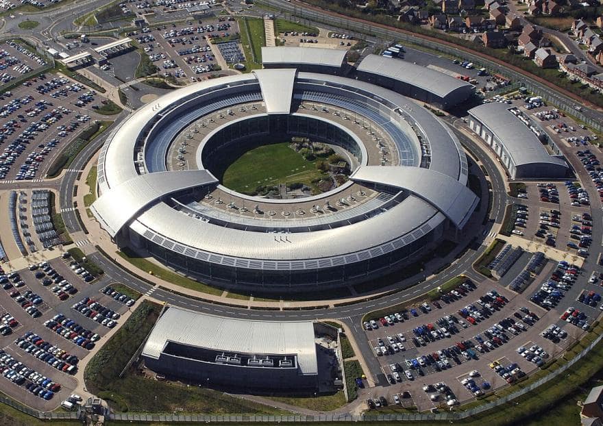 Кой и как подслушва и шпионира Интернет-Британския правителствен комуникационен щаб (GCHQ)